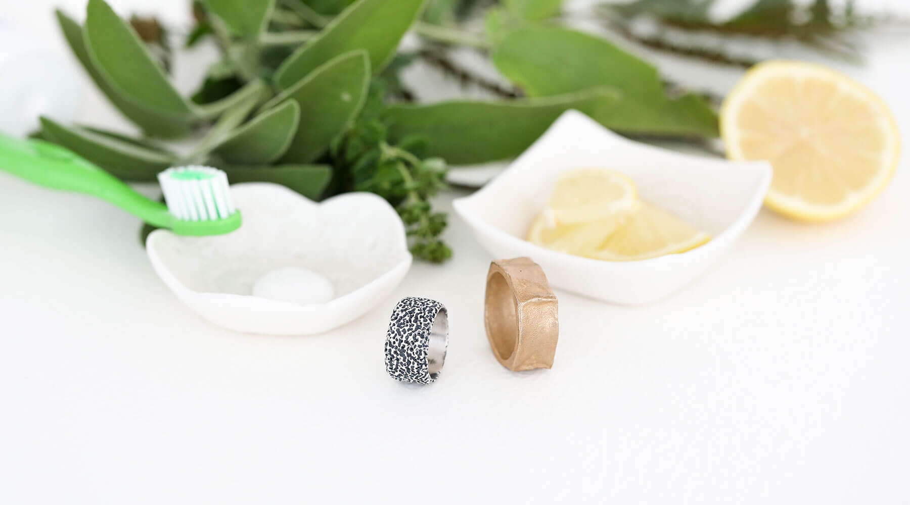 Schmuckreinigung: Mit einfachen Tipps bringst Du Deinen Schmuck zum Strahlen