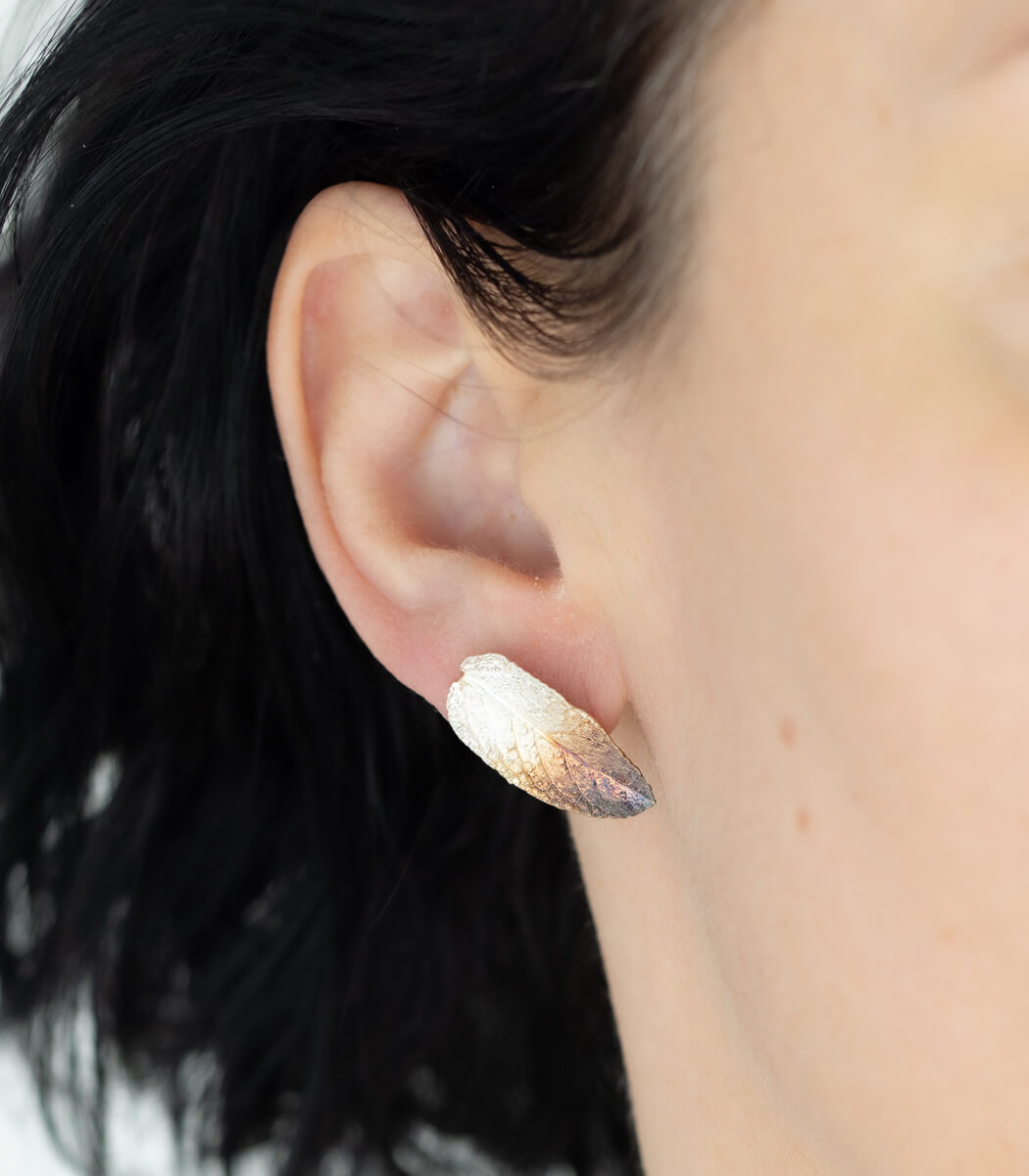 Salbeiblatt Ohrstecker Silber, Detailansicht Blatt, Naturschmuck handgemacht – goodrun