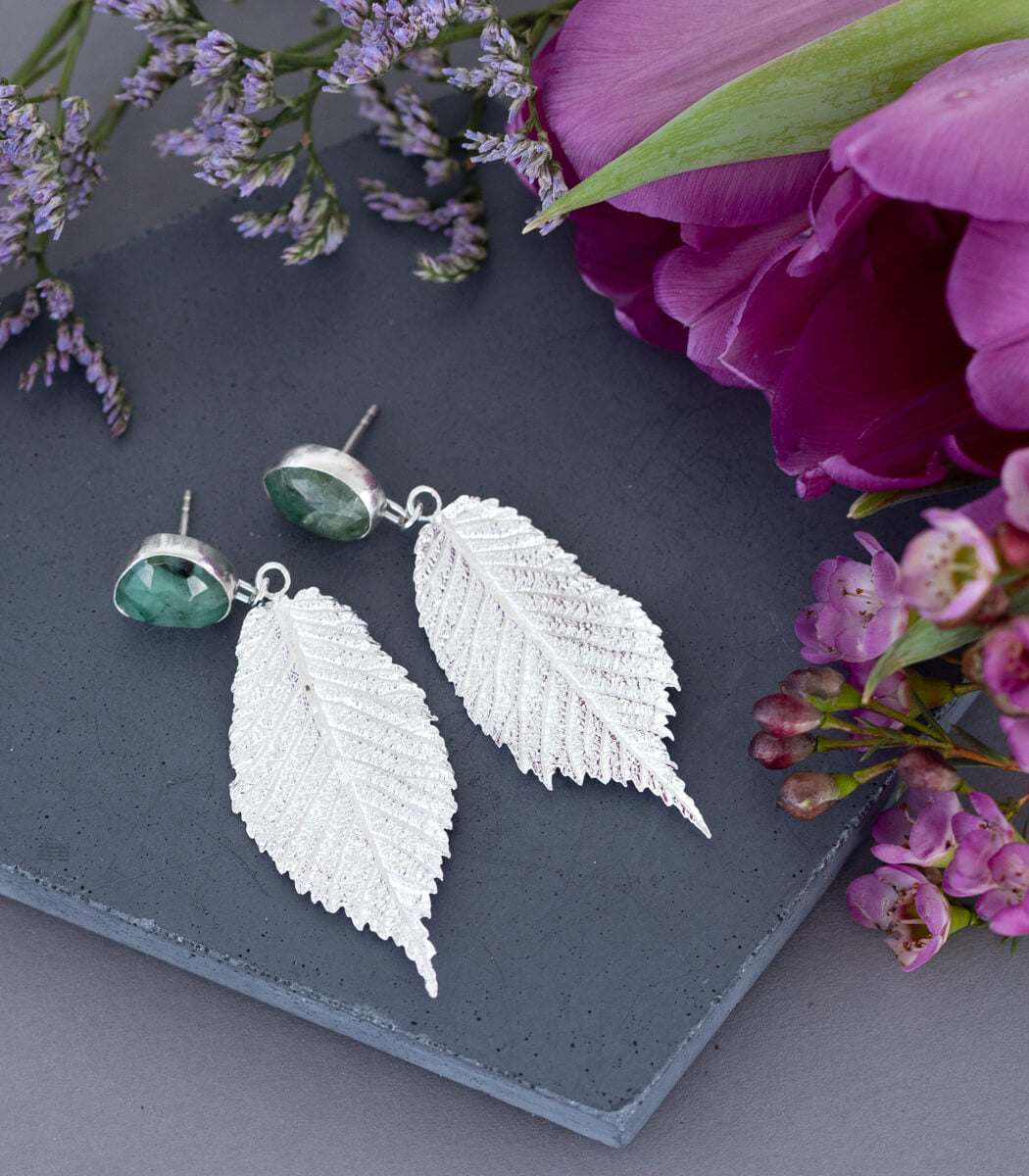 Ulmenblatt Ohrhänger Smaragd Silber