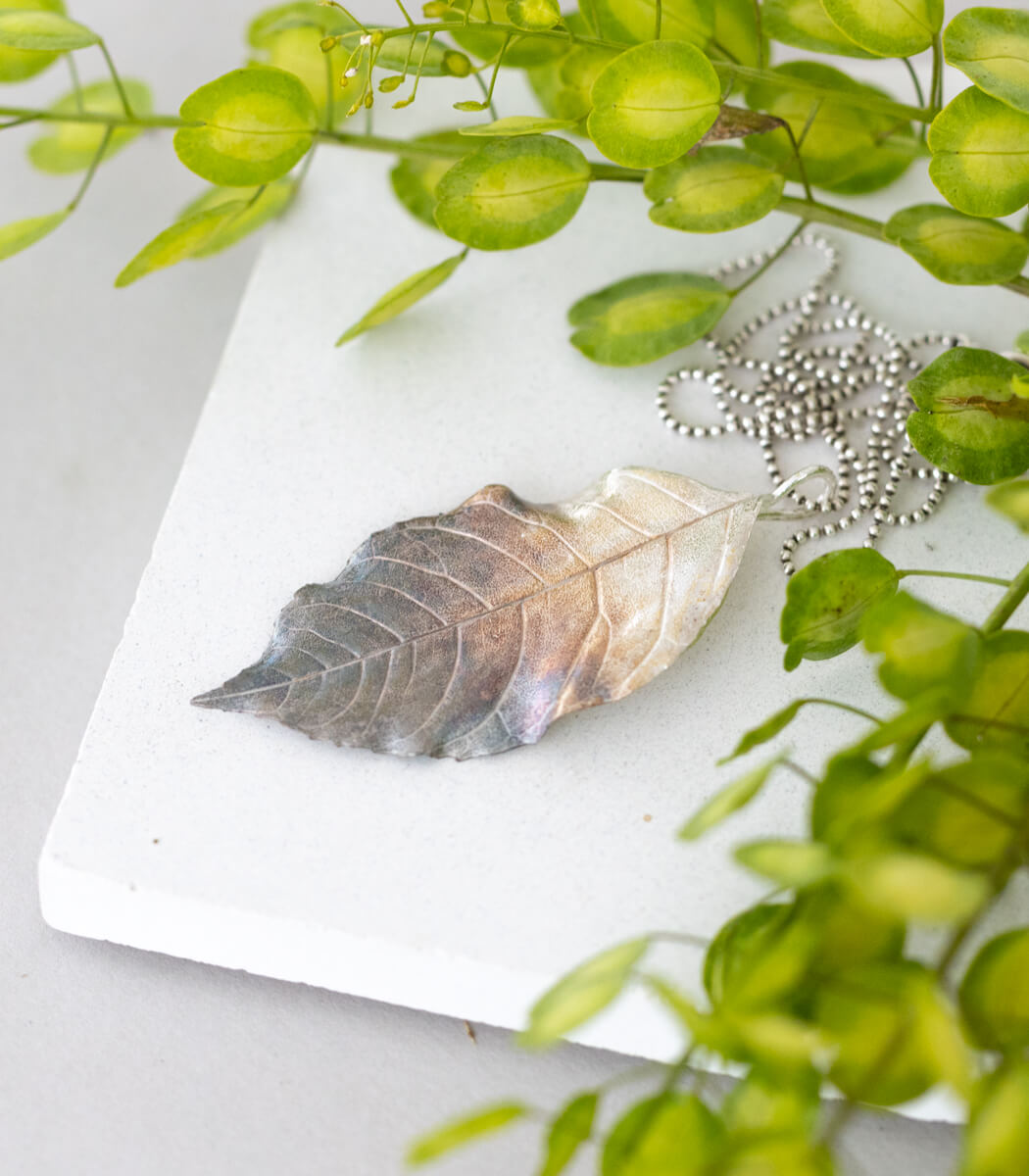 Eschenblatt Anhänger in Silber