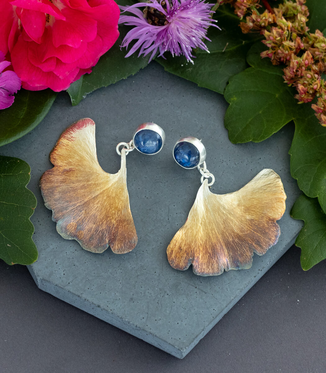 Ginkgo Ohrhänger blauer Kyanit Silber