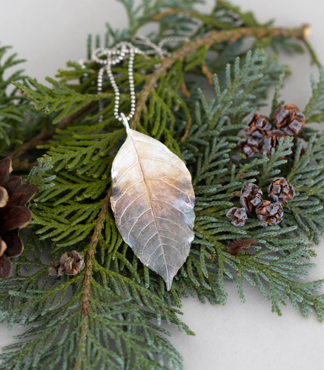 Eschenblatt Anhänger in Silber