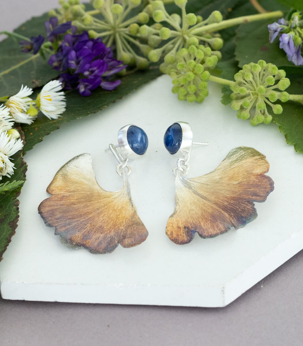 Ginkgo Ohrhänger blauer Kyanit Silber