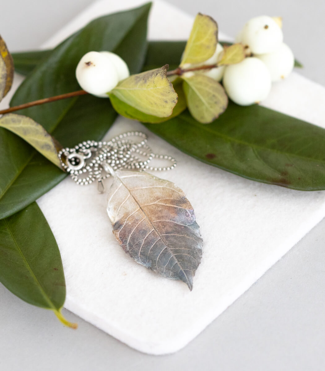 Eschenblatt Anhänger in Silber