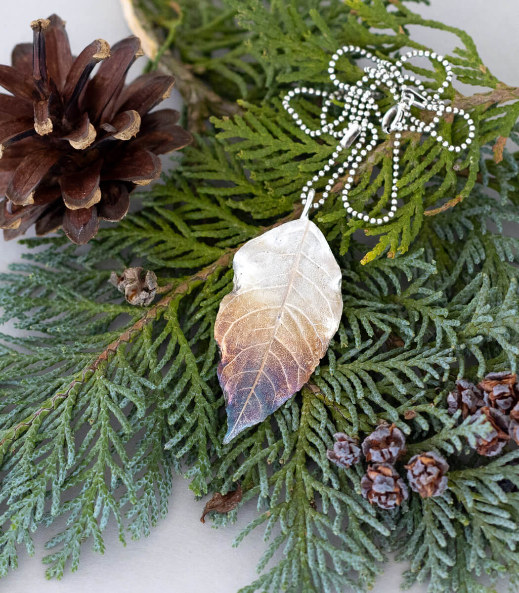 Eschenblatt Anhänger in Silber