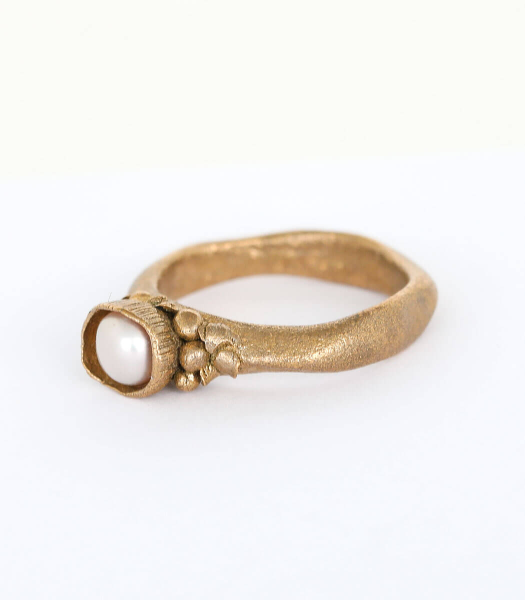 Bronze Ring Blütenkelch Gr. 53