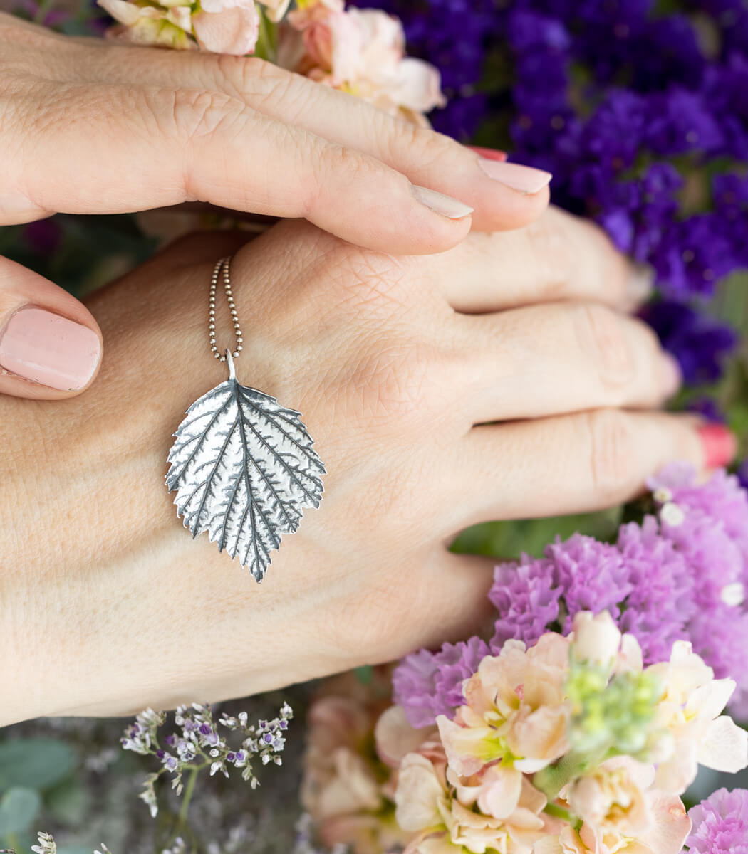 Silber Anhänger Himbeerblatt