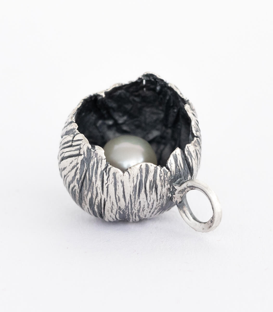 Silber Anhänger Blüte mit Perlen