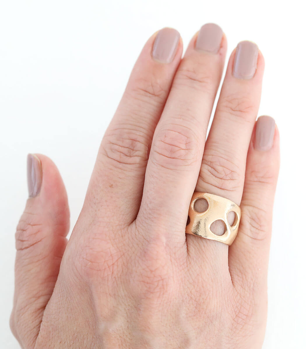 Bronze Ring Lochgestein Gr. 57