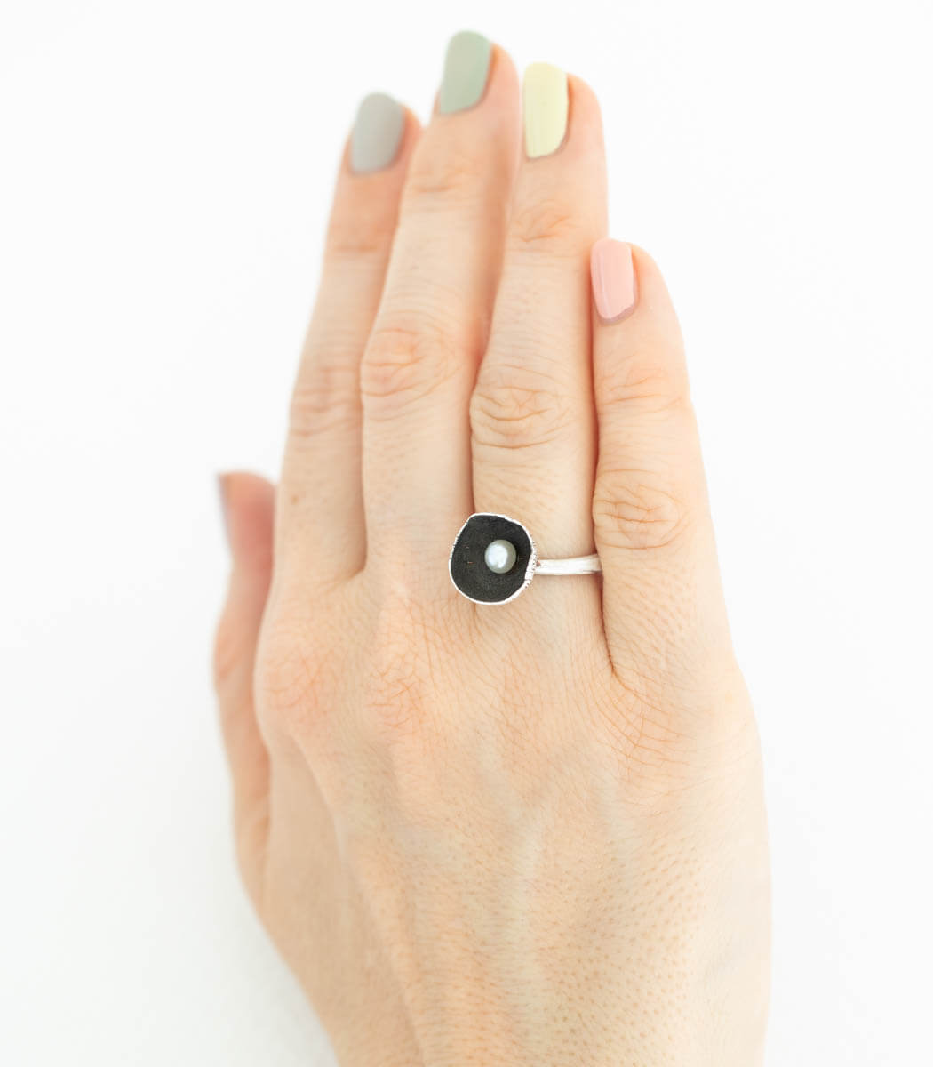 Silber Ring Blüte Perle Gr. 53