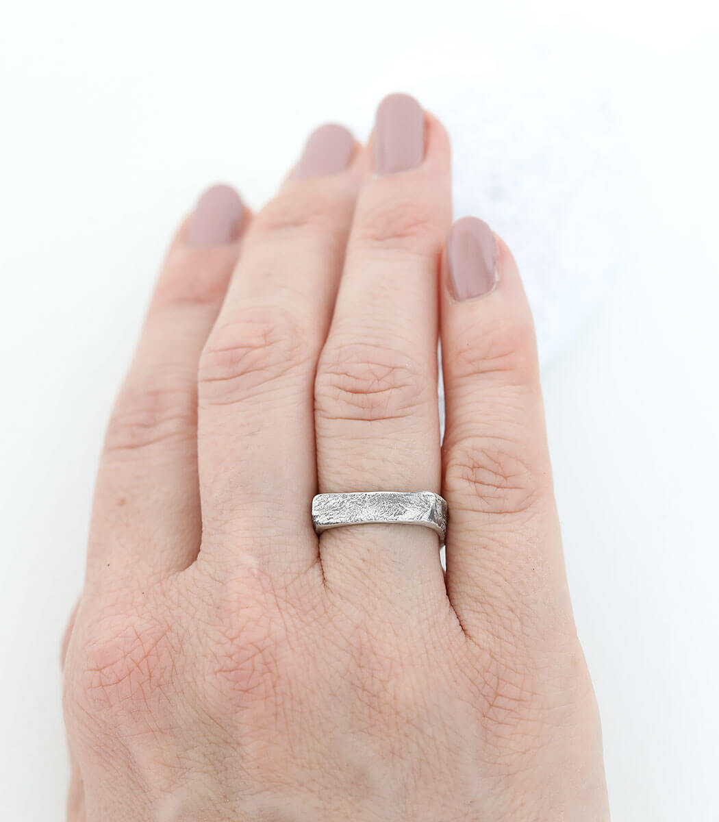 Silber Ring Steinstruktur schmal Gr. 55