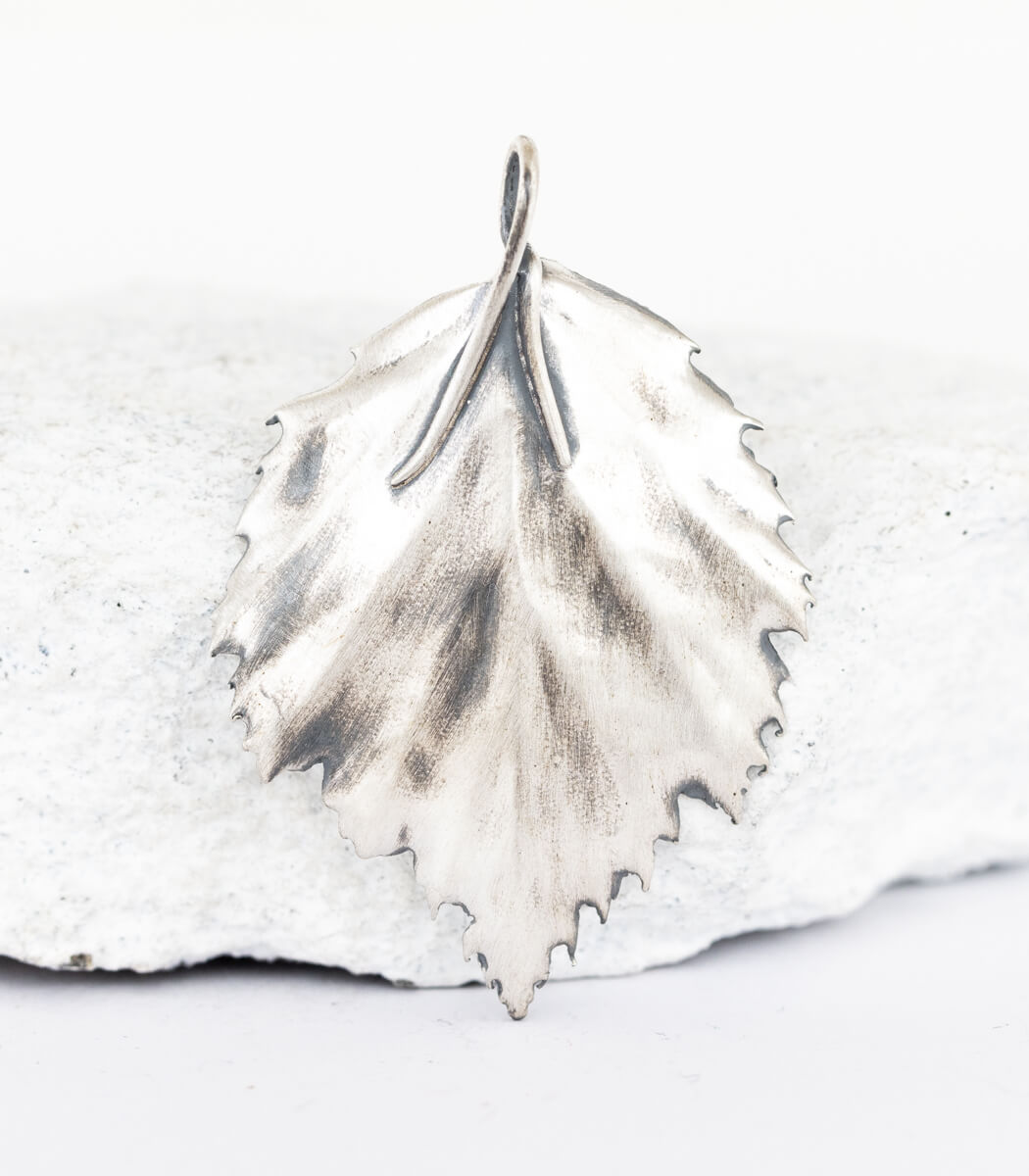 Silber Anhänger Himbeerblatt