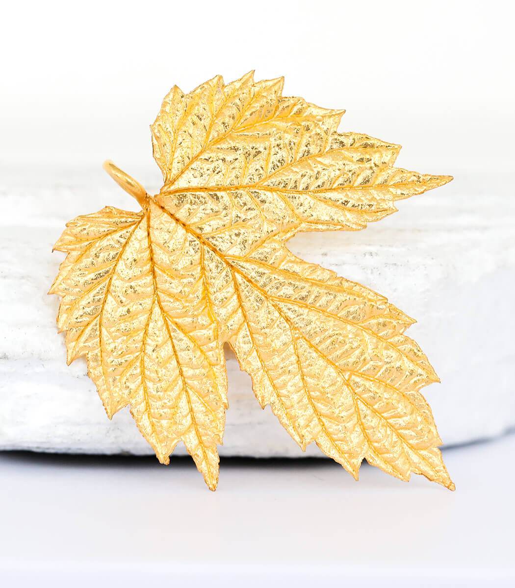 Gold Anhänger Hopfenblatt