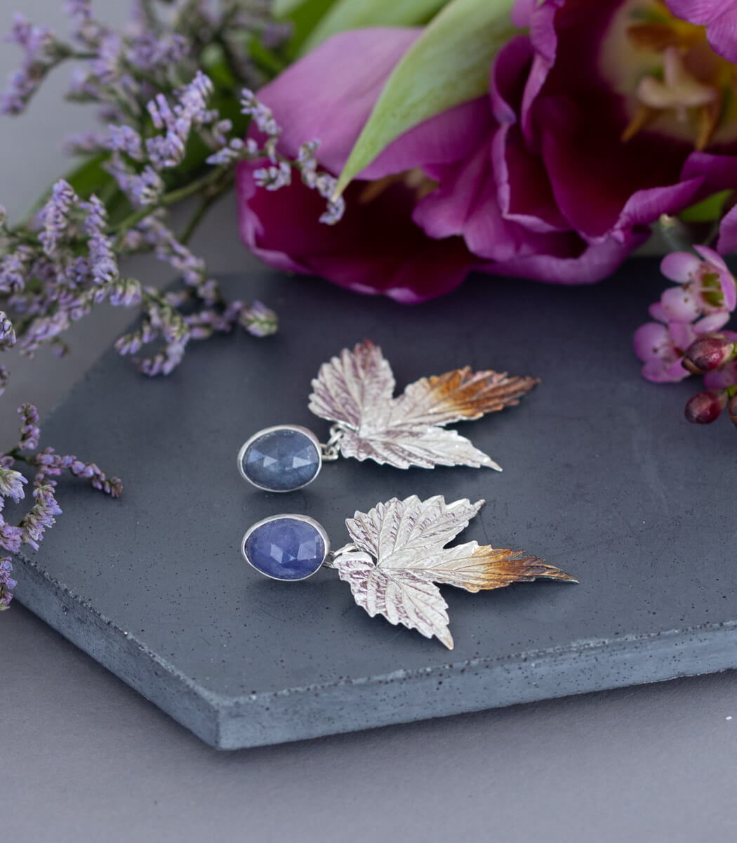 Hopfenblatt Ohrhänger Tansanit Silber