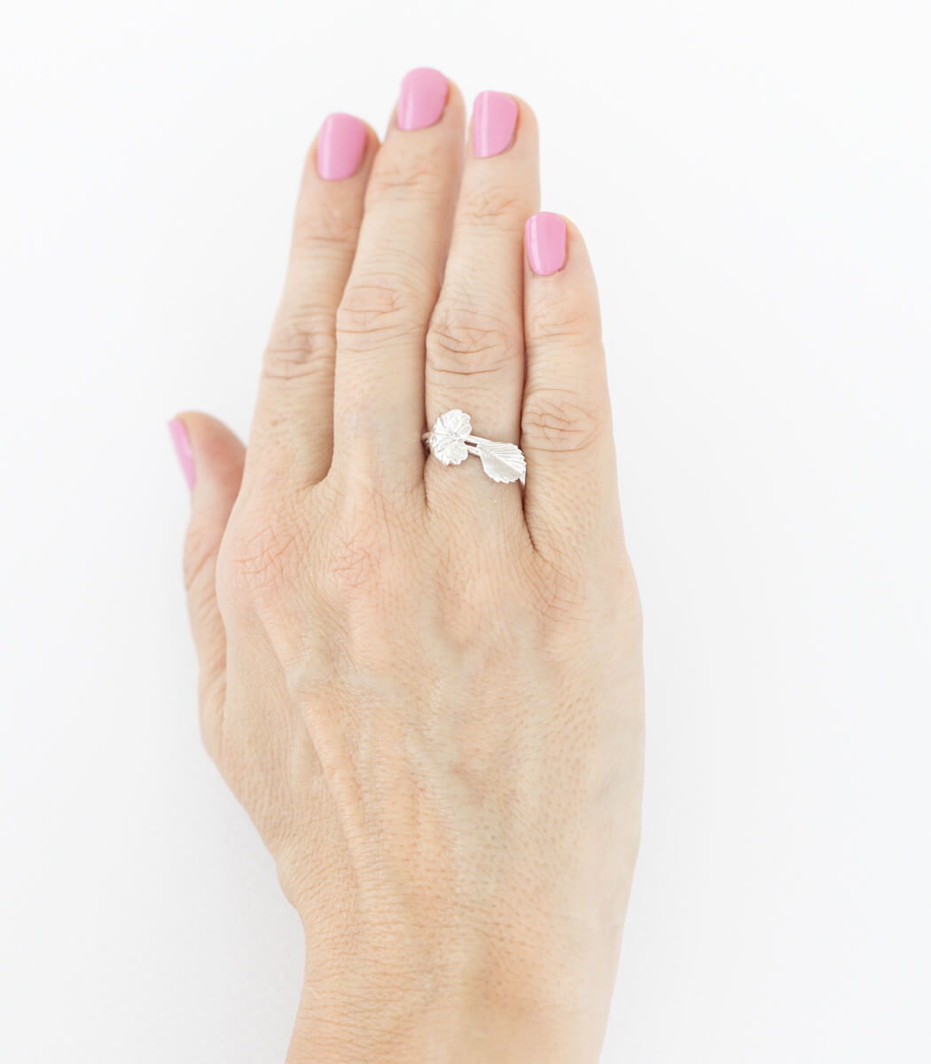 Erdbeerblatt Ring Silber Gr. 51