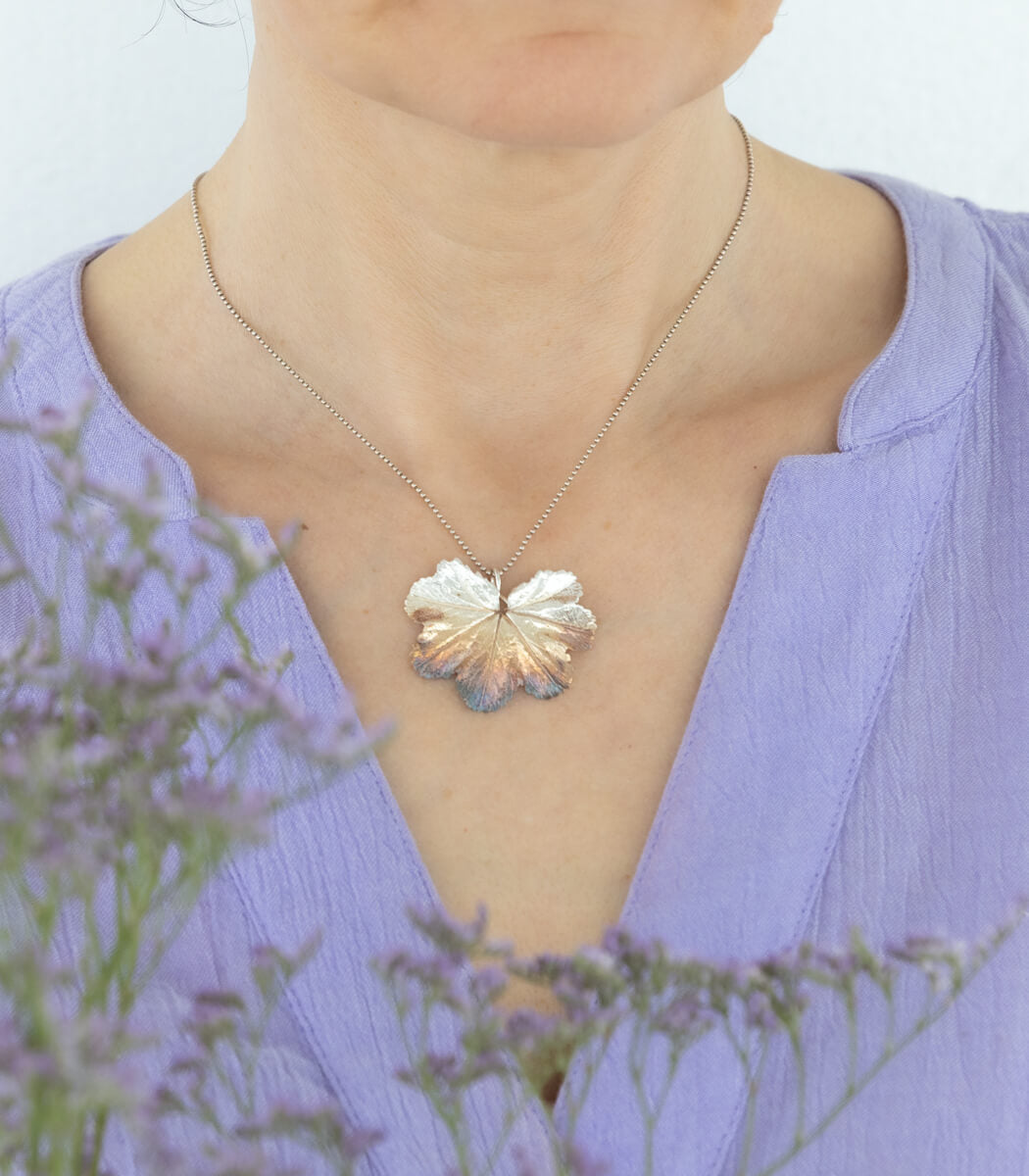 Frauenmantel Anhänger Silber