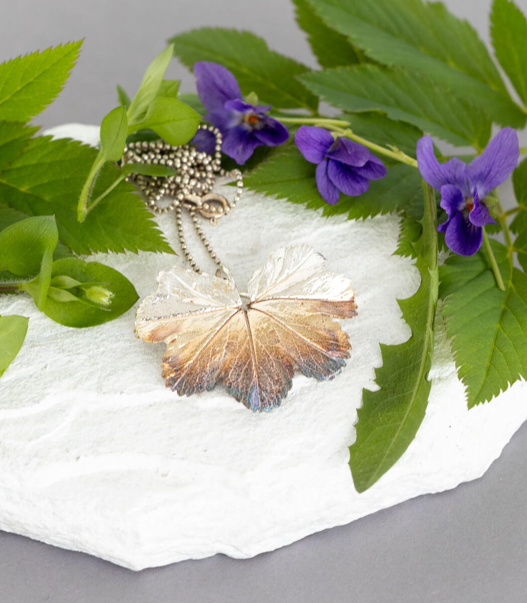 Frauenmantel Anhänger Silber