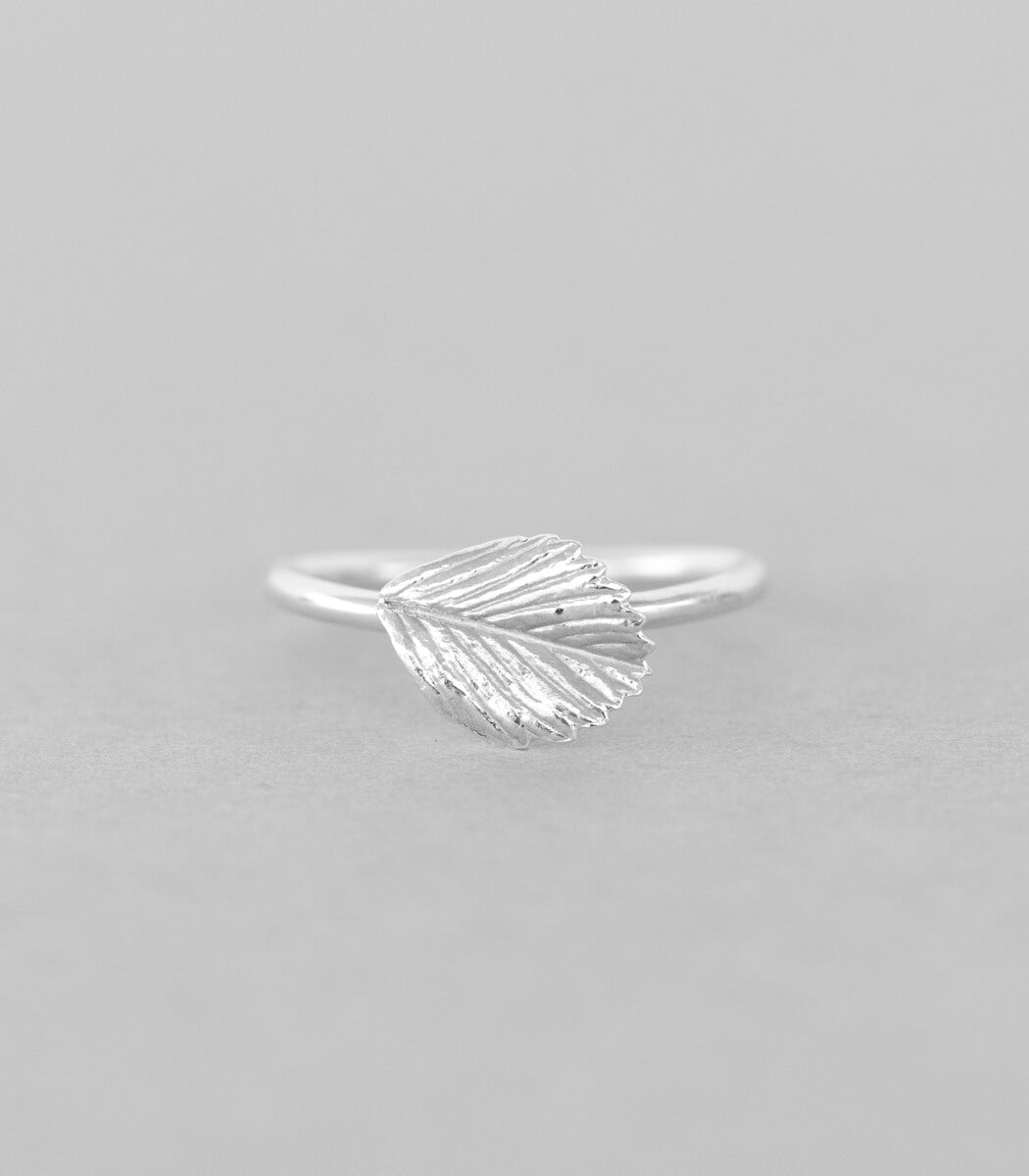 Erdbeerblatt Ring Silber Gr. 51