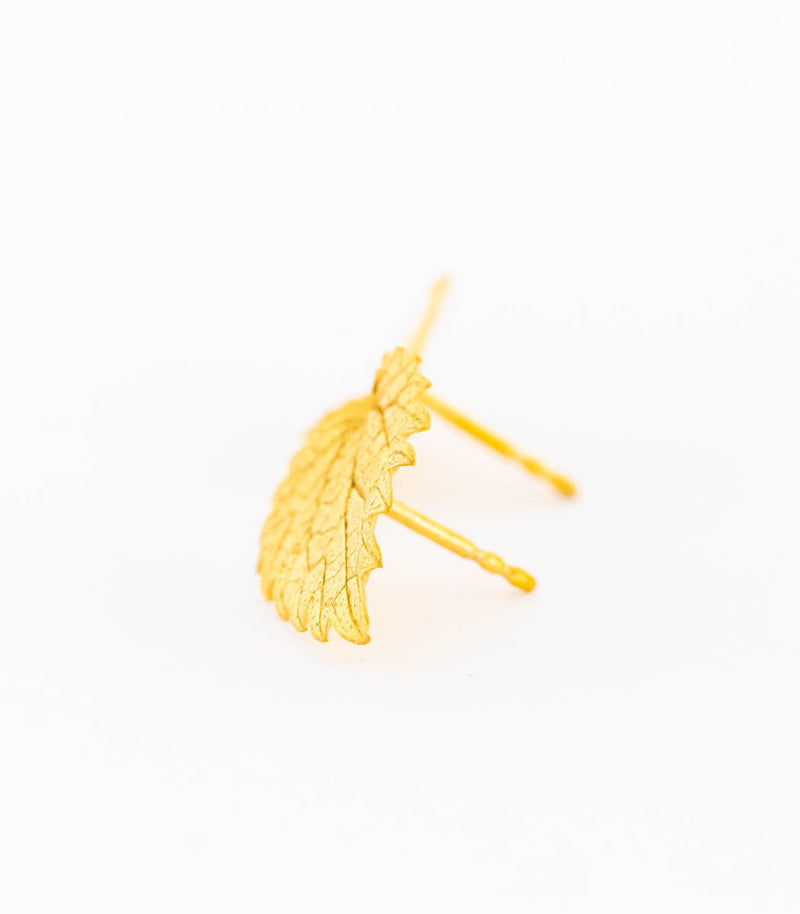 Gold Ohrstecker Brennnesselblatt