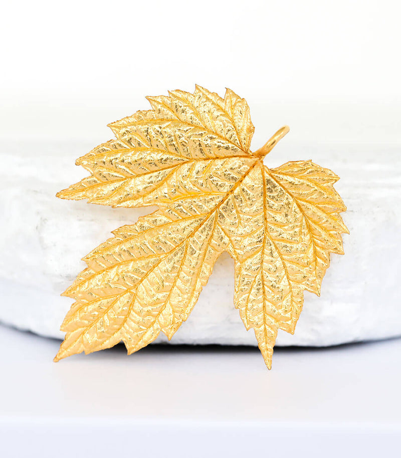 Gold Anhänger Hopfenblatt