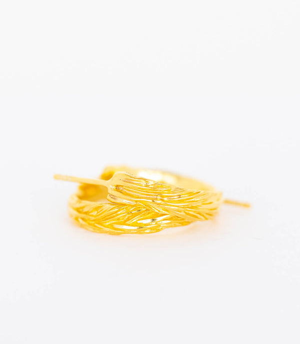 Gold Creolen Gräser