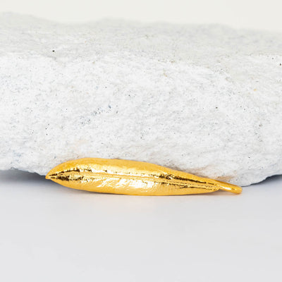 Olive leaf pendant gold
