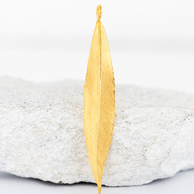 Willow leaf pendant gold